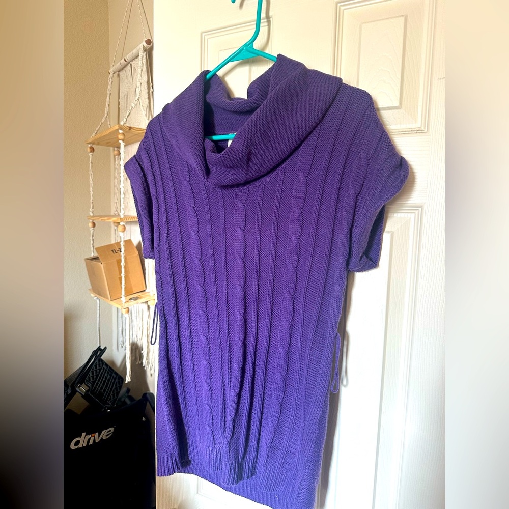 No Boundaries 11/13 Purple Sweater Scoop Top